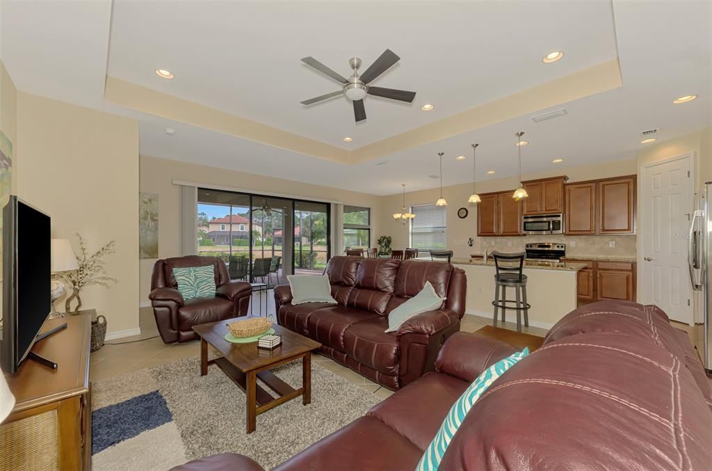 待售: $549,000 (3 贝兹, 2 浴室, 1984 平方英尺)