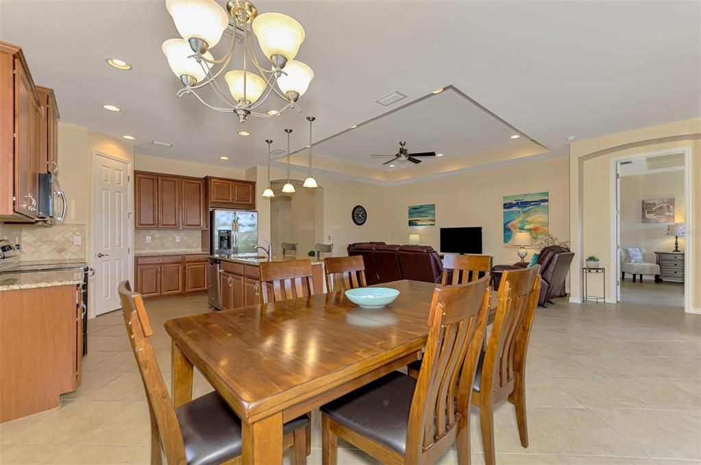 待售: $549,000 (3 贝兹, 2 浴室, 1984 平方英尺)