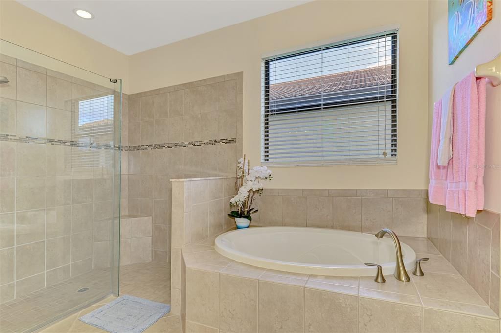 待售: $549,000 (3 贝兹, 2 浴室, 1984 平方英尺)