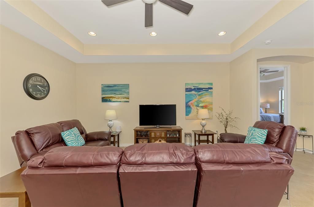 待售: $549,000 (3 贝兹, 2 浴室, 1984 平方英尺)