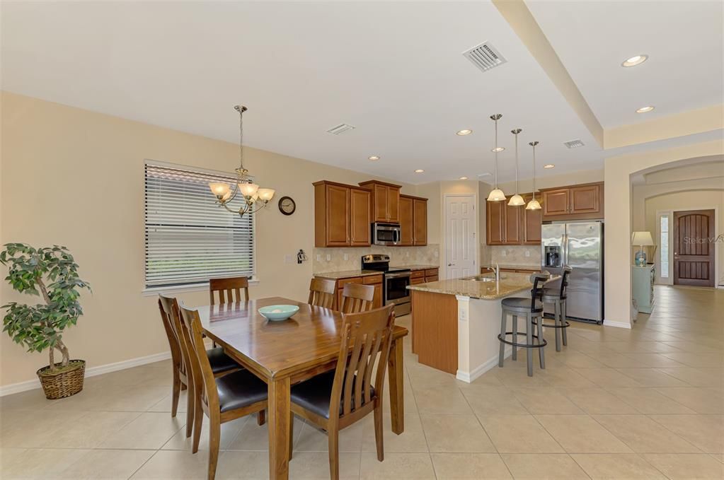 待售: $549,000 (3 贝兹, 2 浴室, 1984 平方英尺)