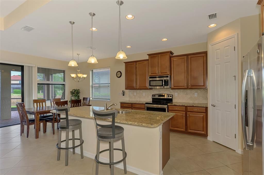 待售: $549,000 (3 贝兹, 2 浴室, 1984 平方英尺)