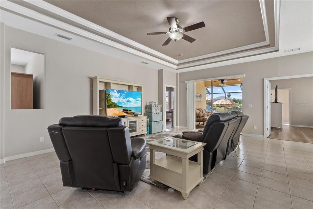 For Sale: $475,000 (3 beds, 3 baths, 2023 Square Feet)