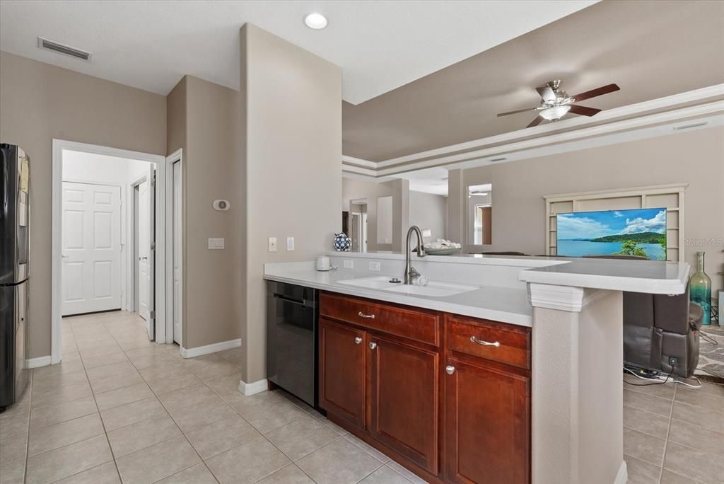 For Sale: $475,000 (3 beds, 3 baths, 2023 Square Feet)