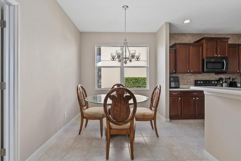 For Sale: $475,000 (3 beds, 3 baths, 2023 Square Feet)