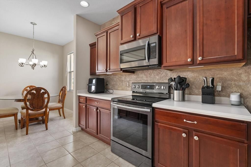 For Sale: $475,000 (3 beds, 3 baths, 2023 Square Feet)