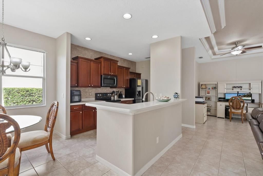 For Sale: $475,000 (3 beds, 3 baths, 2023 Square Feet)