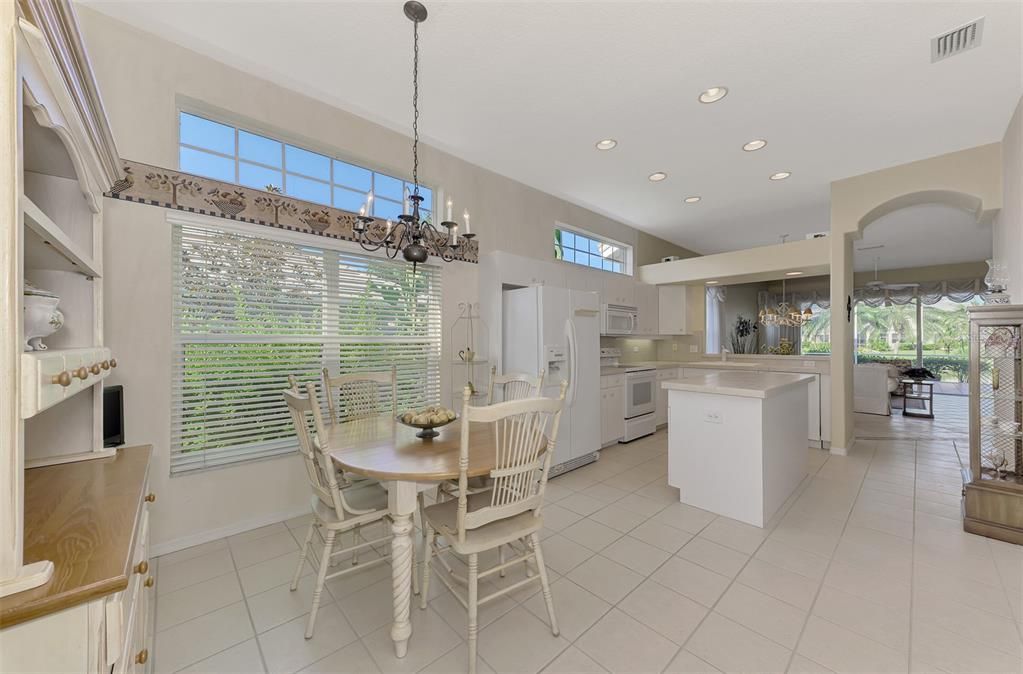 For Sale: $325,000 (2 beds, 2 baths, 1812 Square Feet)