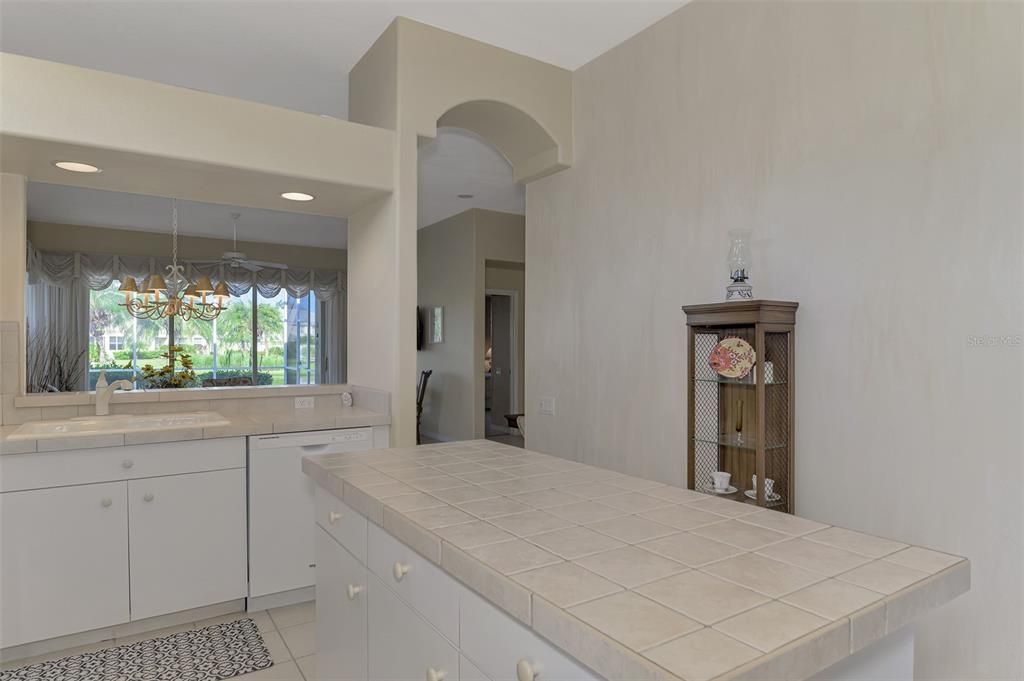 For Sale: $325,000 (2 beds, 2 baths, 1812 Square Feet)