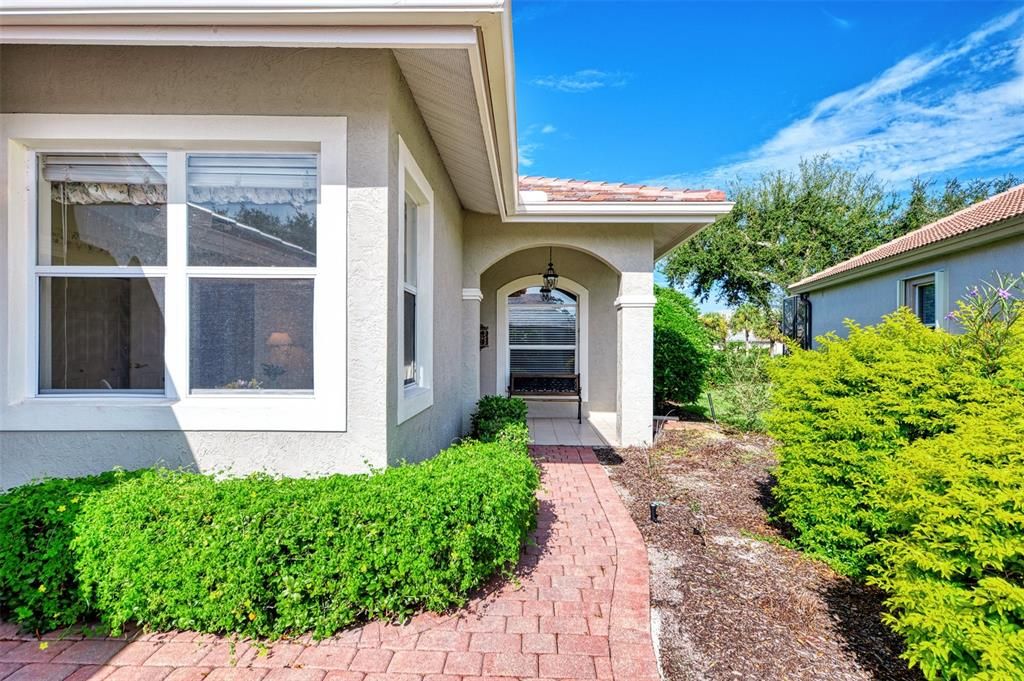 For Sale: $325,000 (2 beds, 2 baths, 1812 Square Feet)