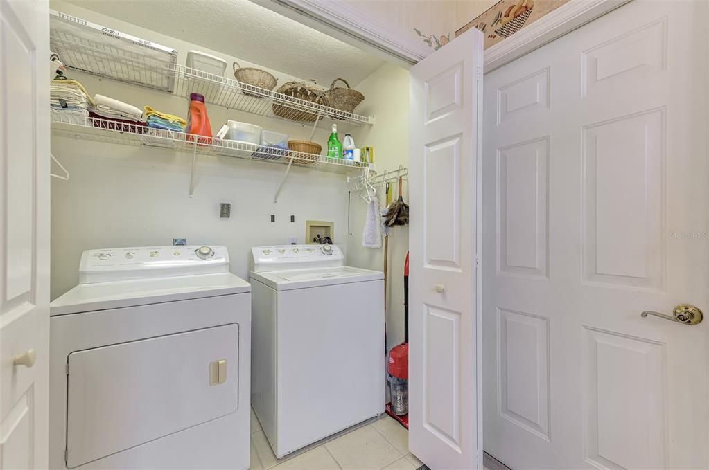 For Sale: $325,000 (2 beds, 2 baths, 1812 Square Feet)