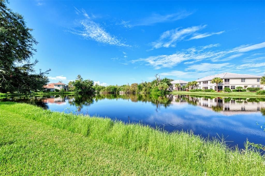 For Sale: $325,000 (2 beds, 2 baths, 1812 Square Feet)