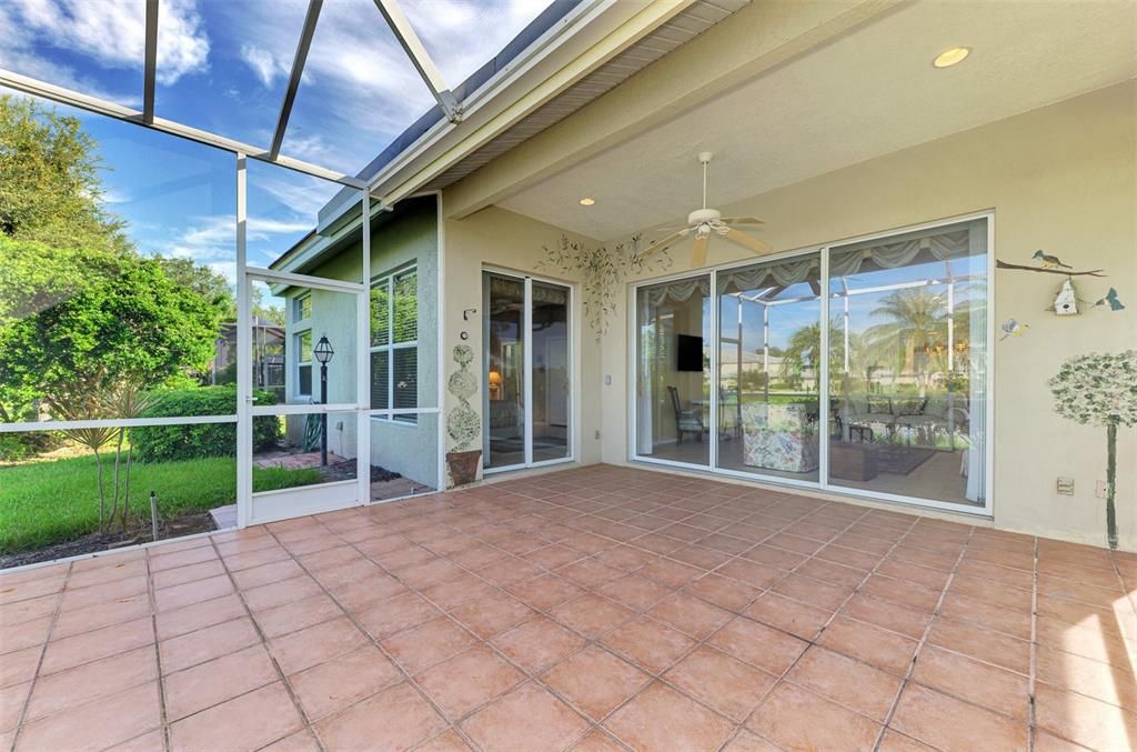 For Sale: $325,000 (2 beds, 2 baths, 1812 Square Feet)