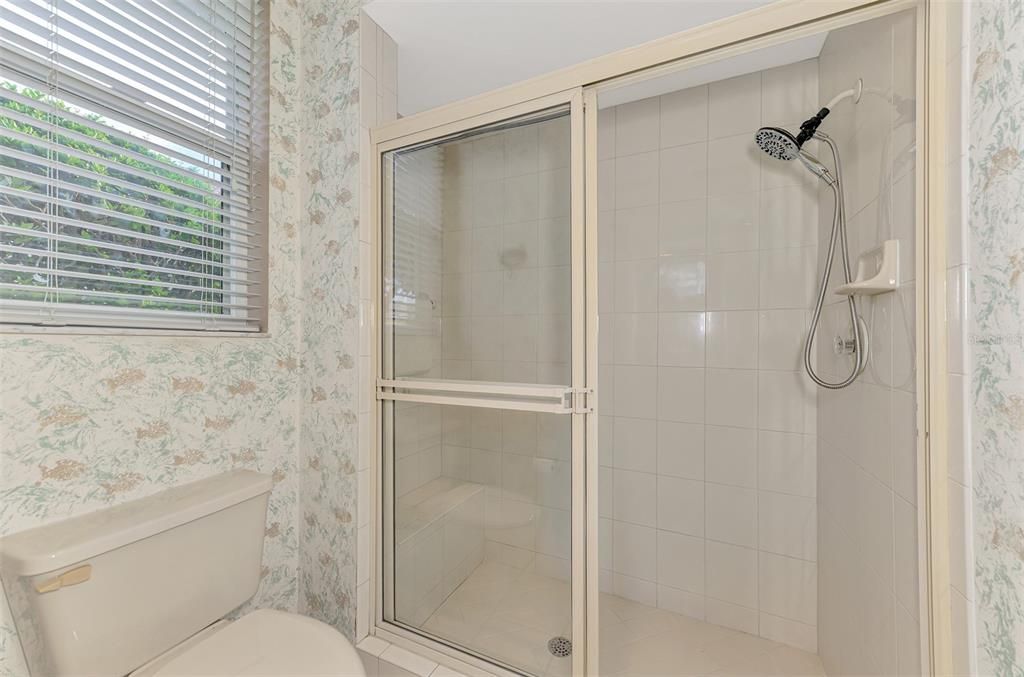 For Sale: $325,000 (2 beds, 2 baths, 1812 Square Feet)