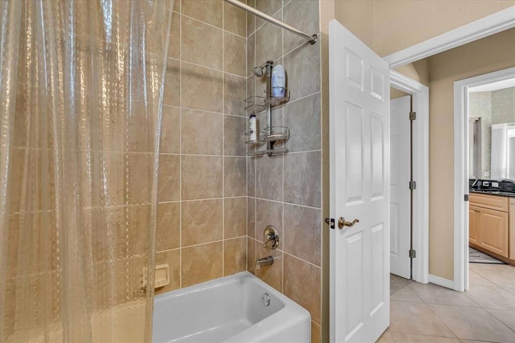 For Sale: $610,000 (3 beds, 2 baths, 2189 Square Feet)