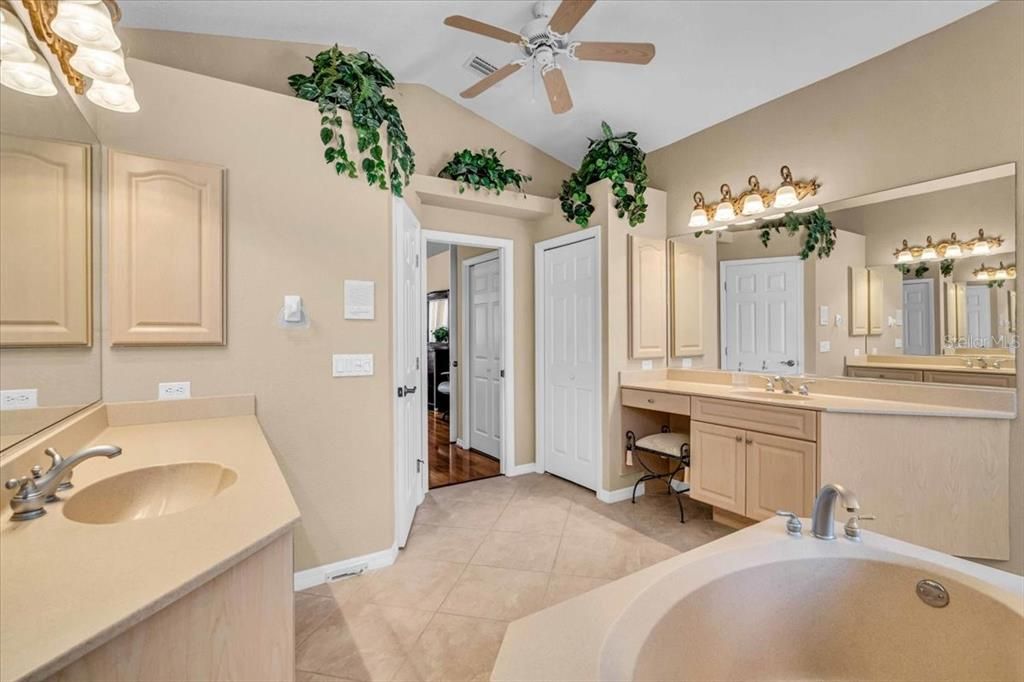 For Sale: $610,000 (3 beds, 2 baths, 2189 Square Feet)