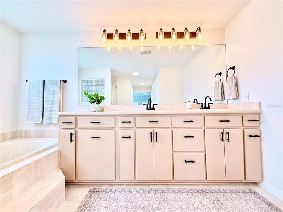 待售: $3,900,000 (4 贝兹, 3 浴室, 4255 平方英尺)