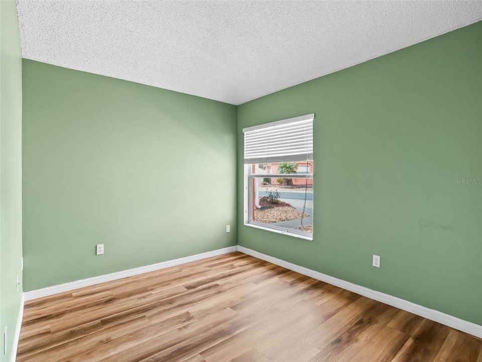 Active With Contract: $324,000 (2 beds, 2 baths, 1116 Square Feet)