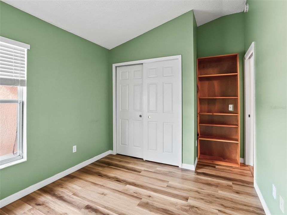 Active With Contract: $324,000 (2 beds, 2 baths, 1116 Square Feet)