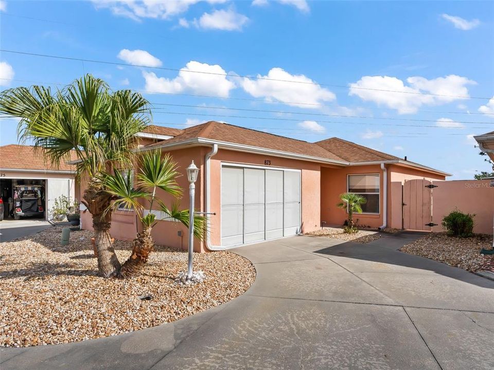 Active With Contract: $324,000 (2 beds, 2 baths, 1116 Square Feet)