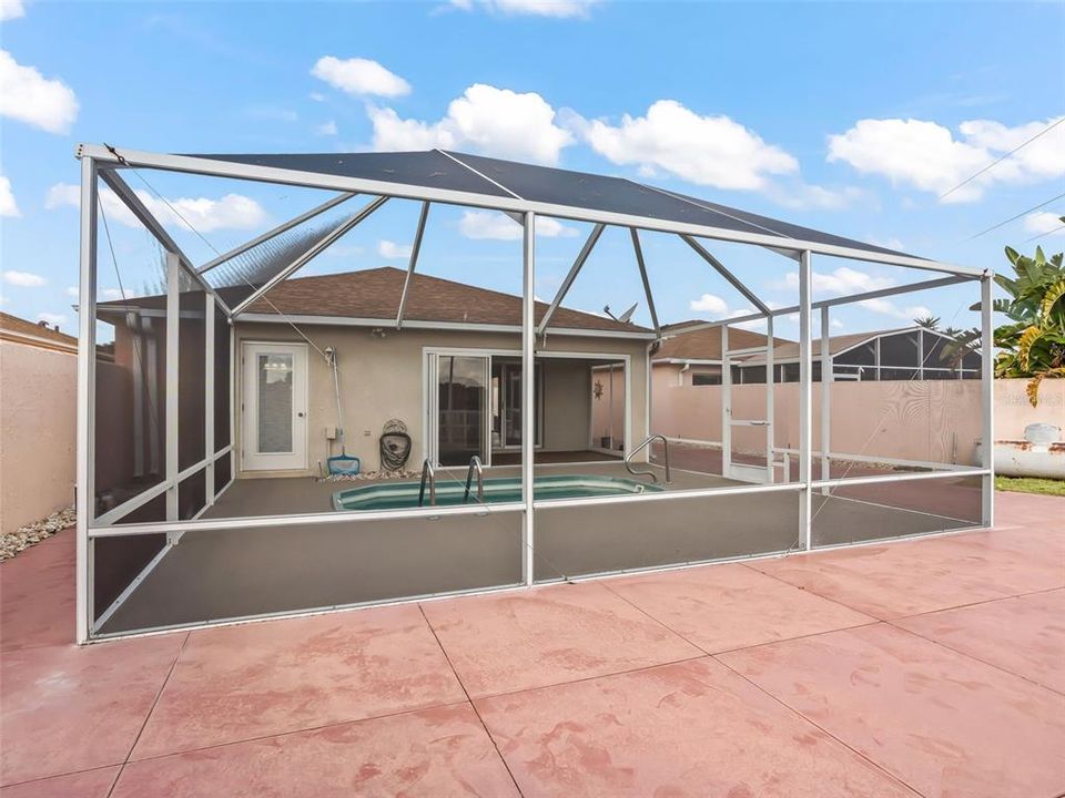 Active With Contract: $324,000 (2 beds, 2 baths, 1116 Square Feet)