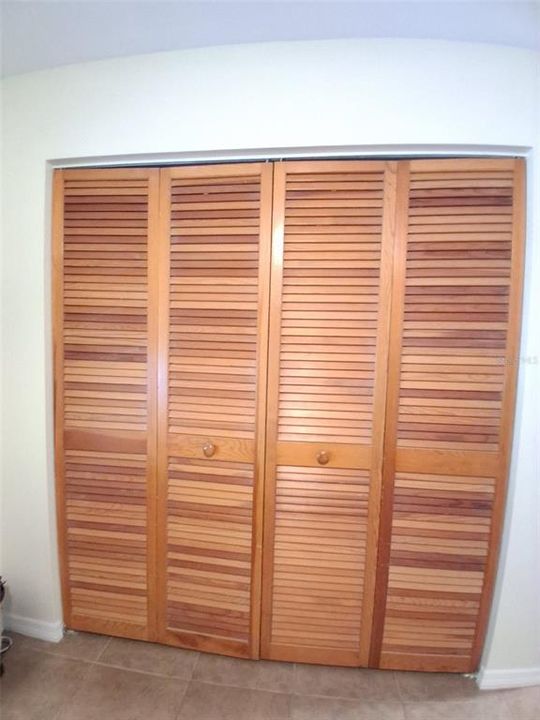 For Sale: $323,000 (3 beds, 2 baths, 1743 Square Feet)