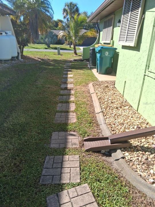 For Sale: $323,000 (3 beds, 2 baths, 1743 Square Feet)