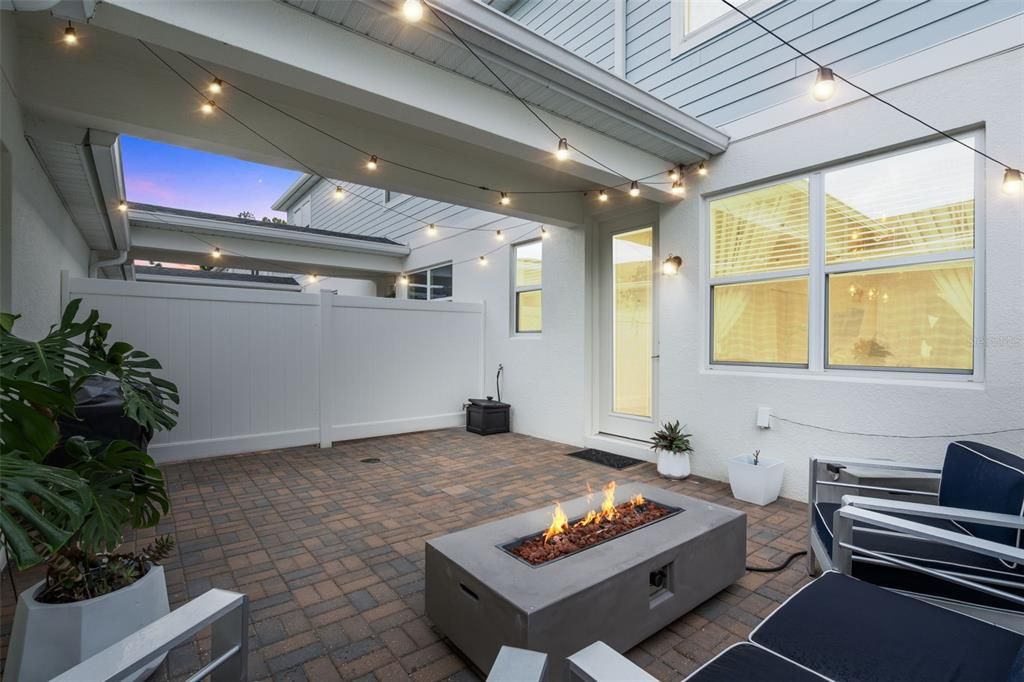 Под контрактом: $389,000 (2 спален, 2 ванн, 1472 Квадратных фут)