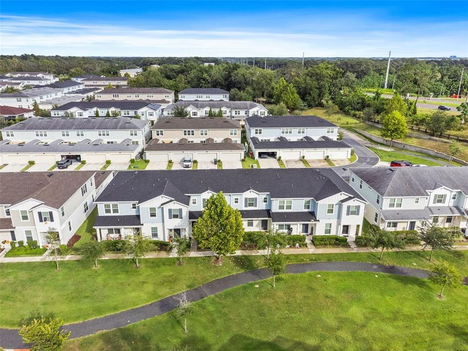 Под контрактом: $389,000 (2 спален, 2 ванн, 1472 Квадратных фут)