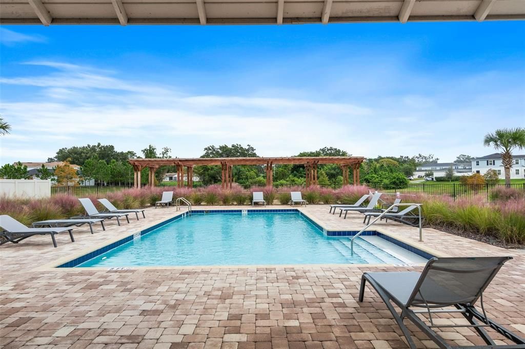 Под контрактом: $389,000 (2 спален, 2 ванн, 1472 Квадратных фут)