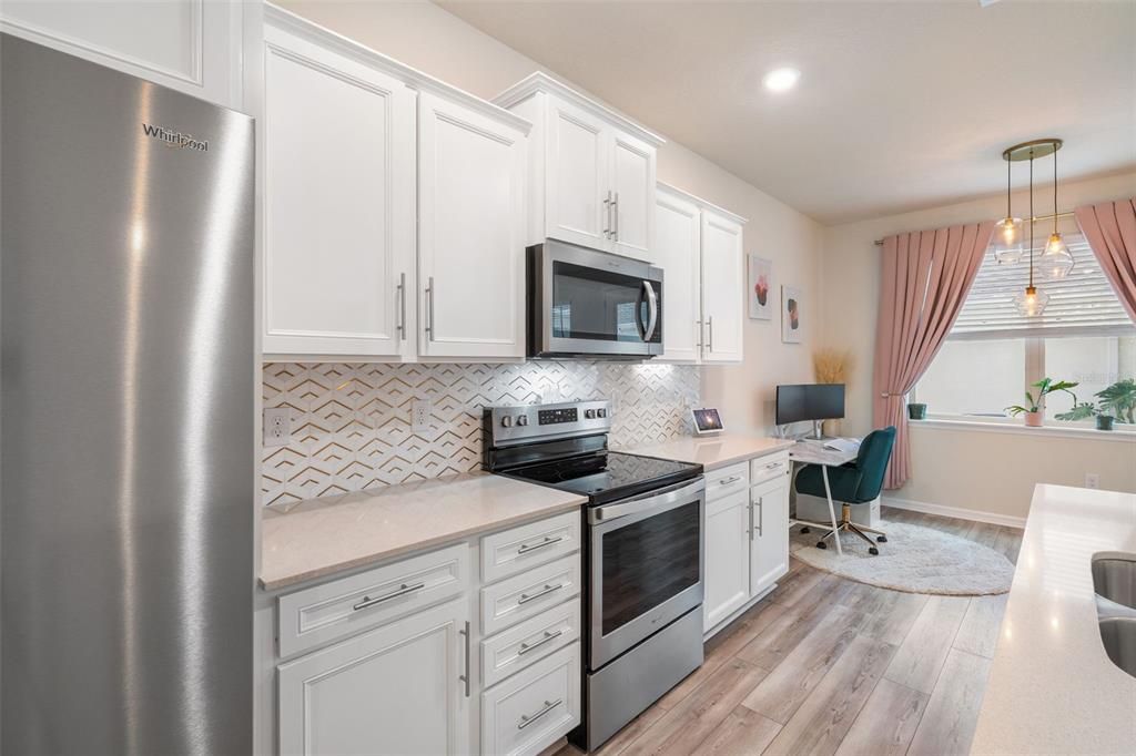 Под контрактом: $389,000 (2 спален, 2 ванн, 1472 Квадратных фут)