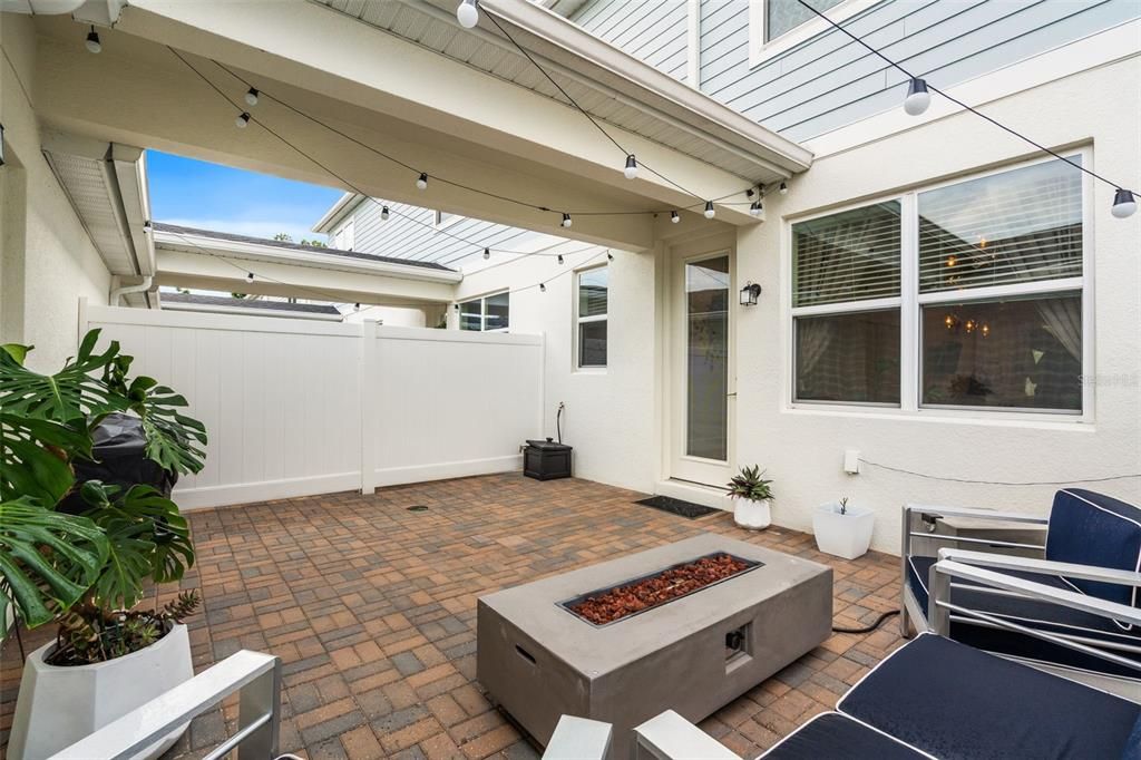 Под контрактом: $389,000 (2 спален, 2 ванн, 1472 Квадратных фут)