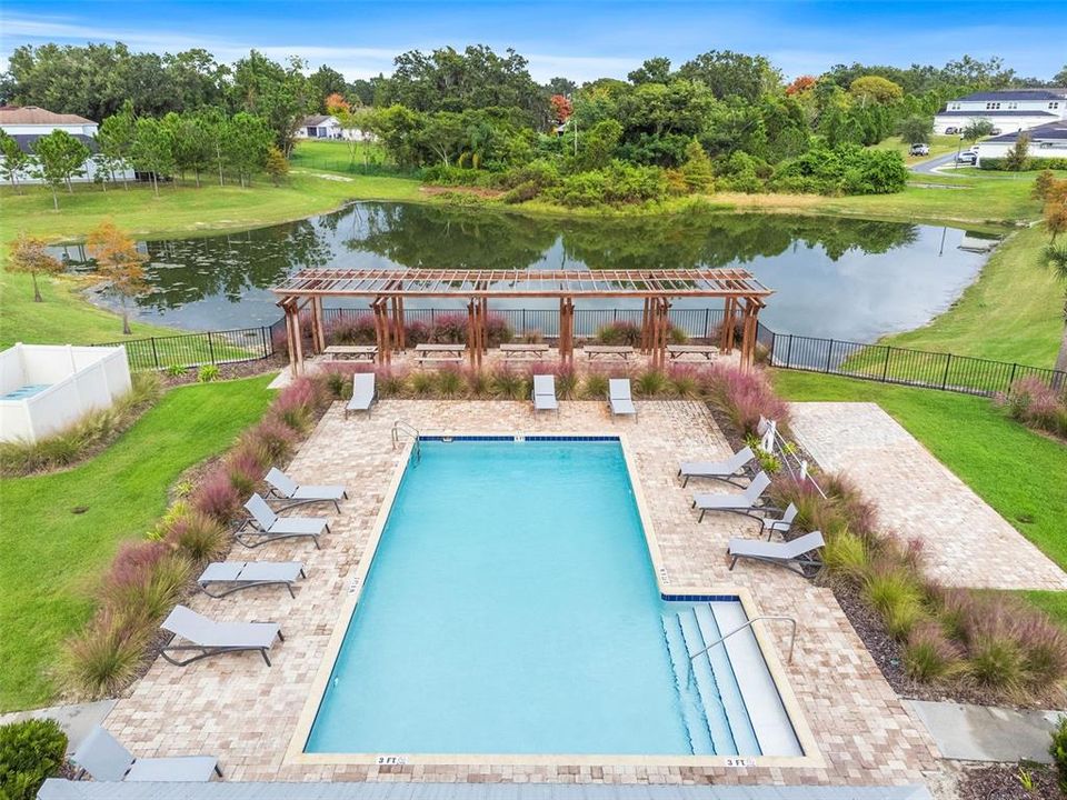 Под контрактом: $389,000 (2 спален, 2 ванн, 1472 Квадратных фут)