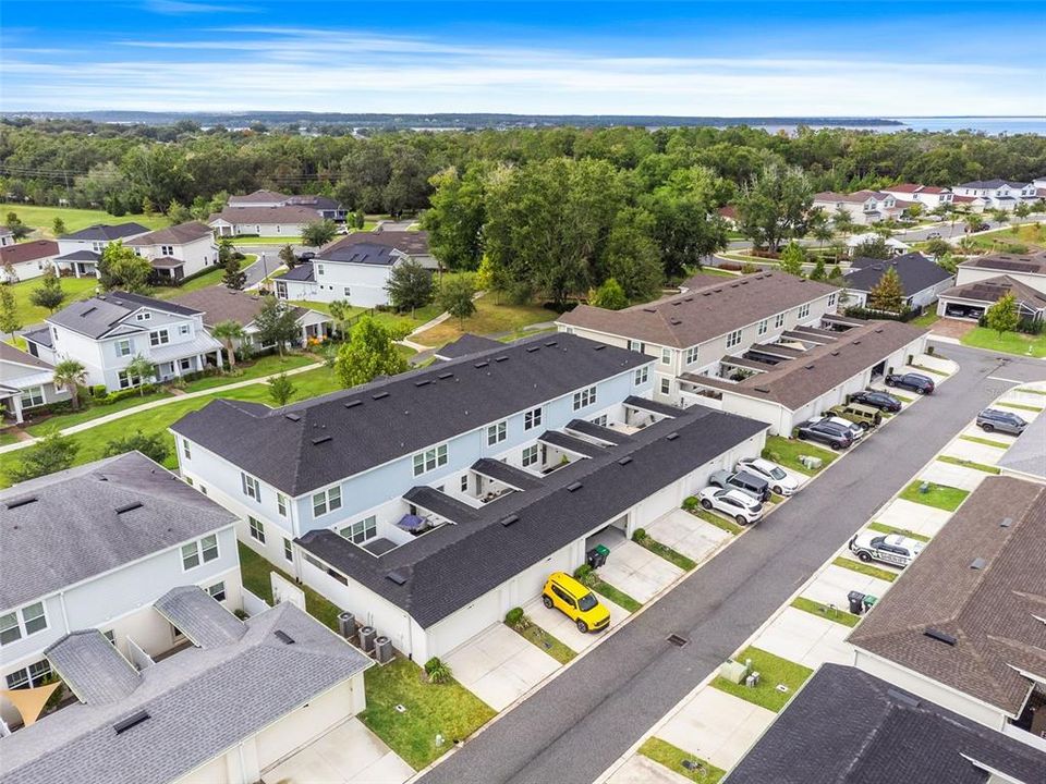 Под контрактом: $389,000 (2 спален, 2 ванн, 1472 Квадратных фут)