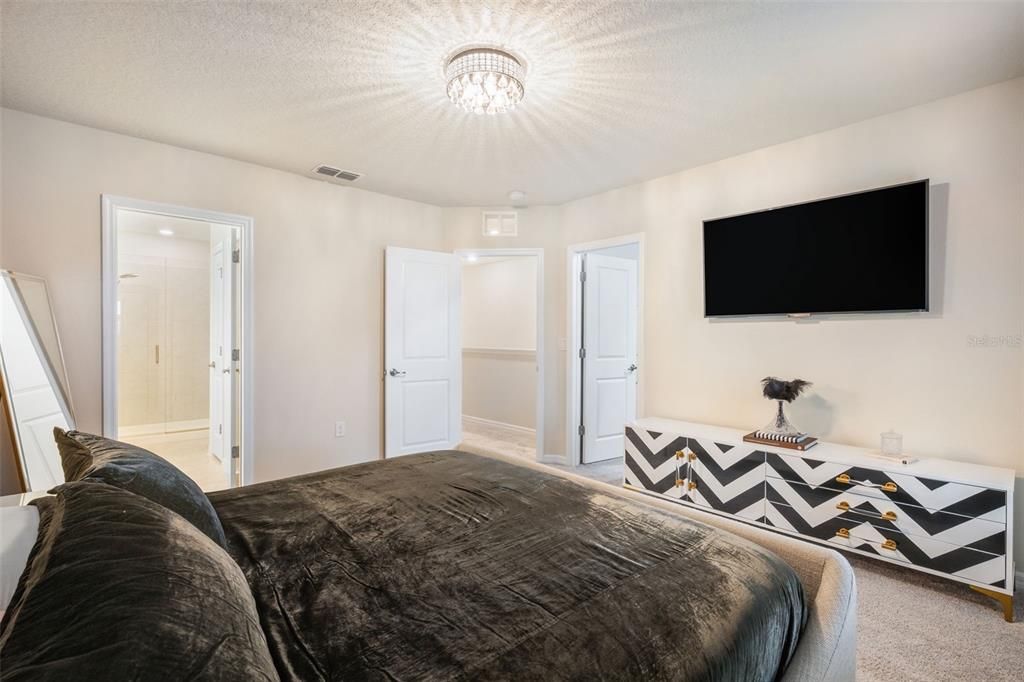 Под контрактом: $389,000 (2 спален, 2 ванн, 1472 Квадратных фут)