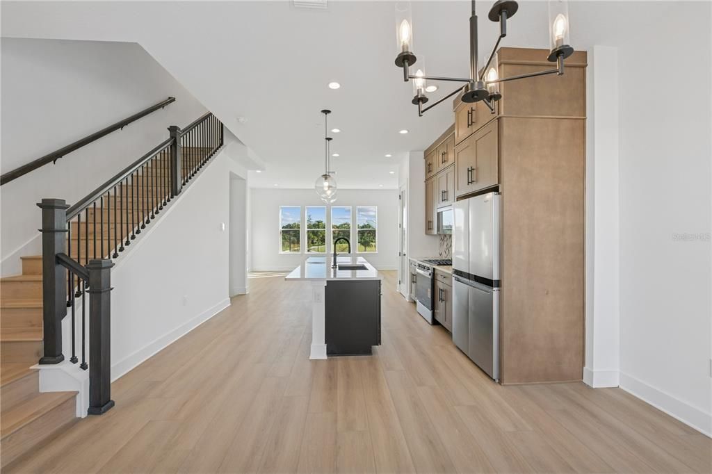 En Venta: $615,000 (3 camas, 3 baños, 1815 Pies cuadrados)