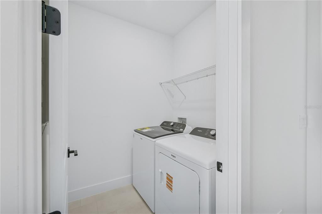 En Venta: $615,000 (3 camas, 3 baños, 1815 Pies cuadrados)