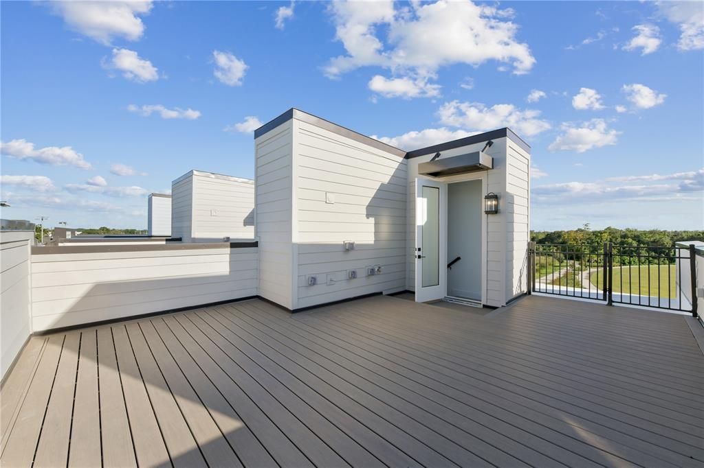 En Venta: $615,000 (3 camas, 3 baños, 1815 Pies cuadrados)