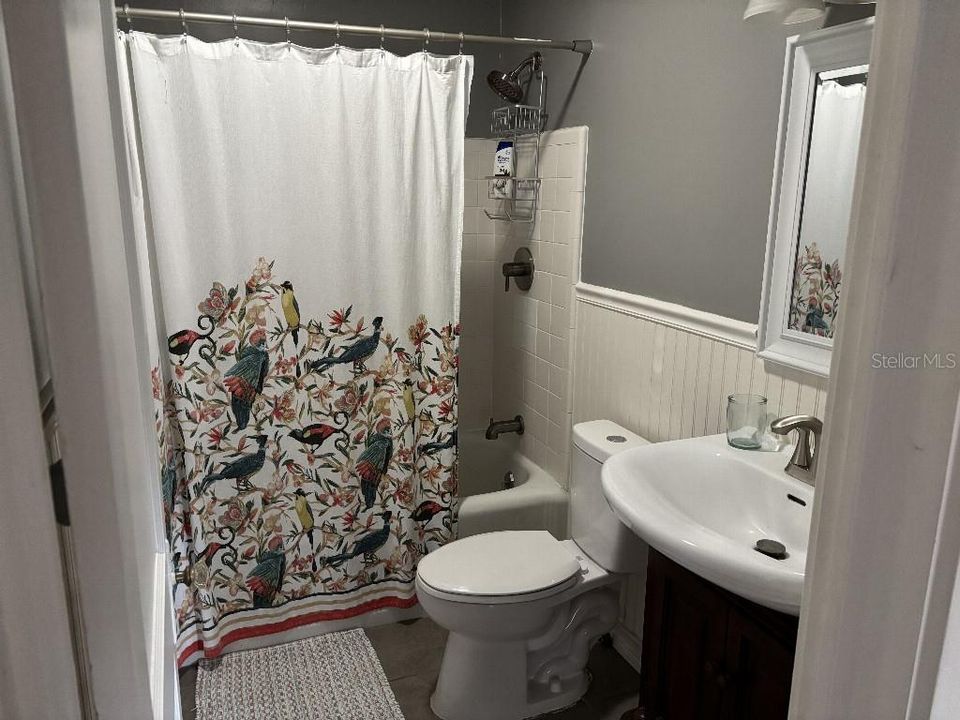 合同活跃: $665,000 (2 贝兹, 1 浴室, 1399 平方英尺)