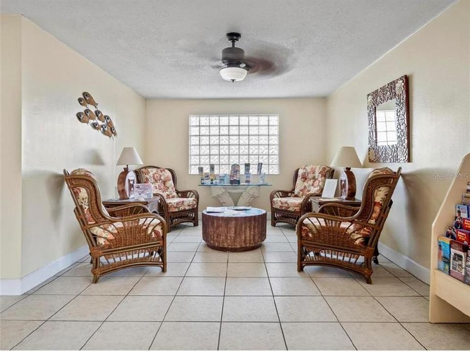 For Rent: $1,450 (1 beds, 1 baths, 368 Square Feet)