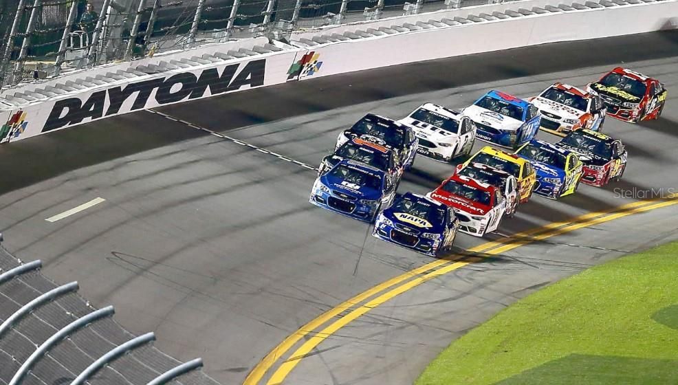 For Rent: $1,450 (1 beds, 1 baths, 368 Square Feet)