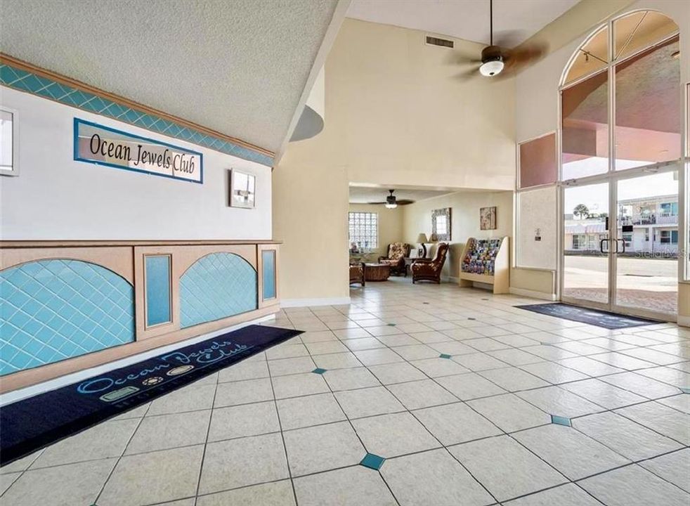 For Rent: $1,450 (1 beds, 1 baths, 368 Square Feet)