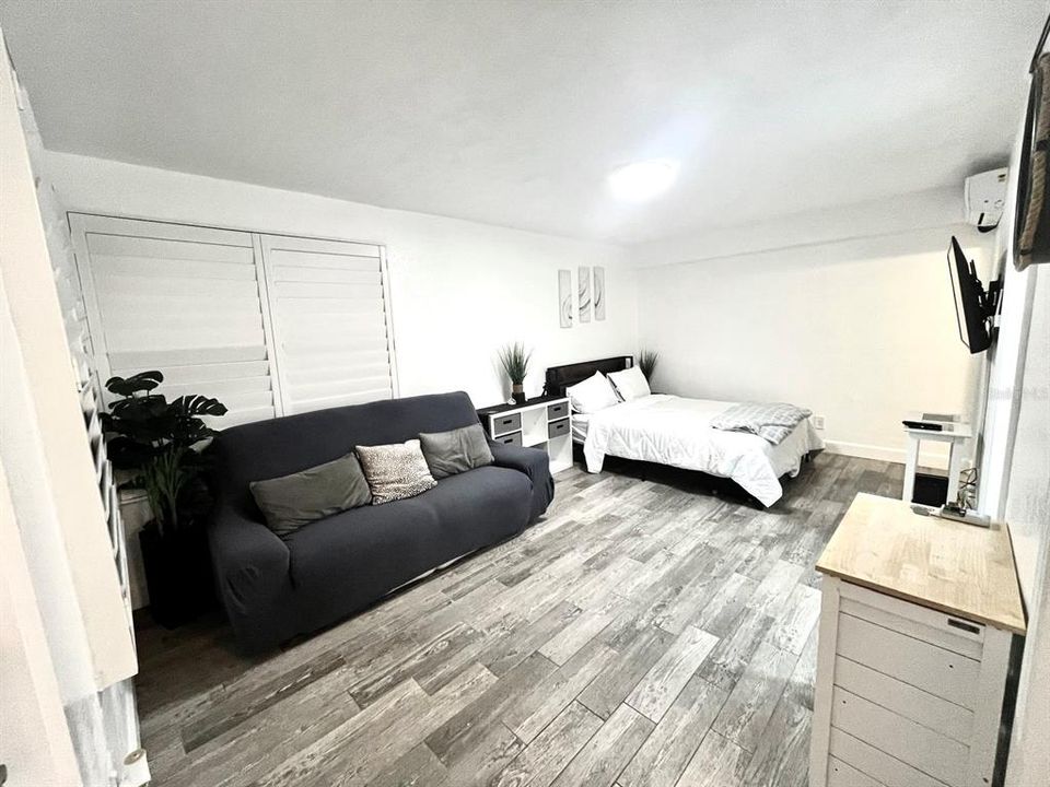 For Rent: $1,450 (1 beds, 1 baths, 368 Square Feet)