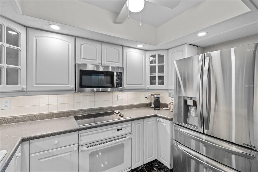 Activo con contrato: $675,000 (4 camas, 2 baños, 2309 Pies cuadrados)