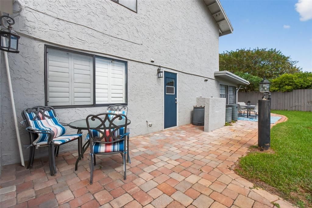 Activo con contrato: $675,000 (4 camas, 2 baños, 2309 Pies cuadrados)