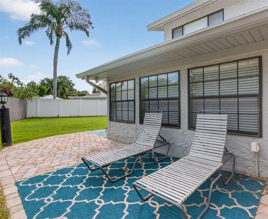 Activo con contrato: $675,000 (4 camas, 2 baños, 2309 Pies cuadrados)