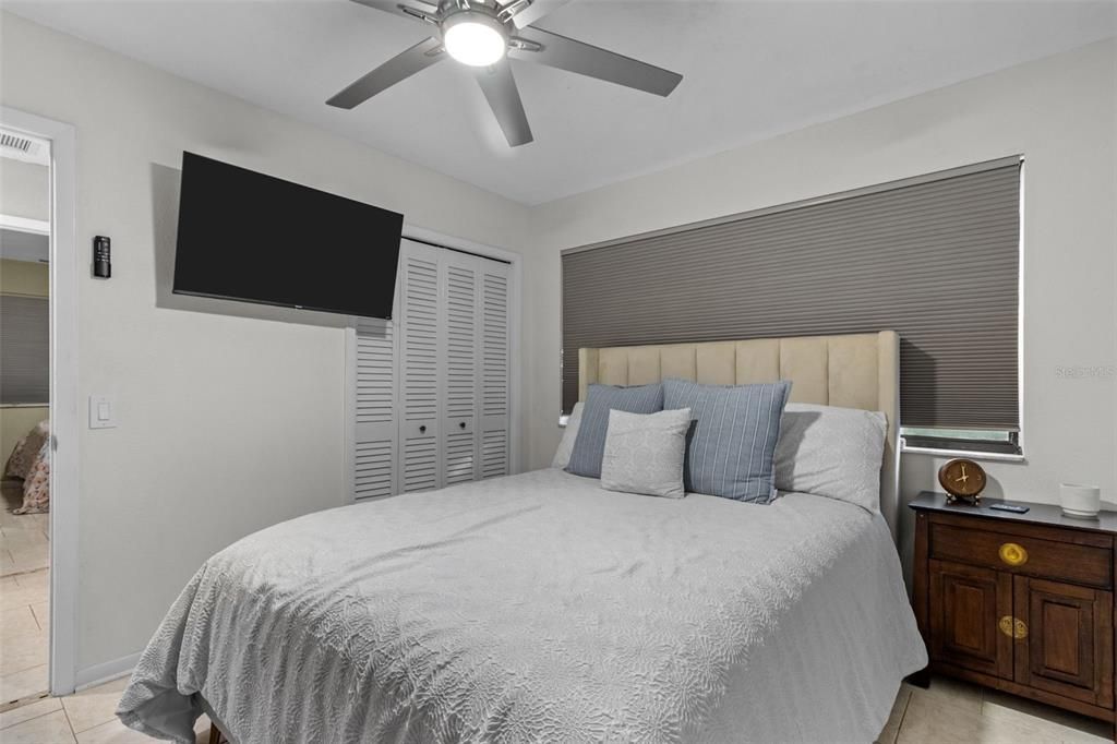 Activo con contrato: $675,000 (4 camas, 2 baños, 2309 Pies cuadrados)