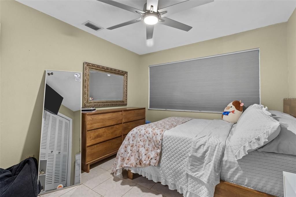 Activo con contrato: $675,000 (4 camas, 2 baños, 2309 Pies cuadrados)