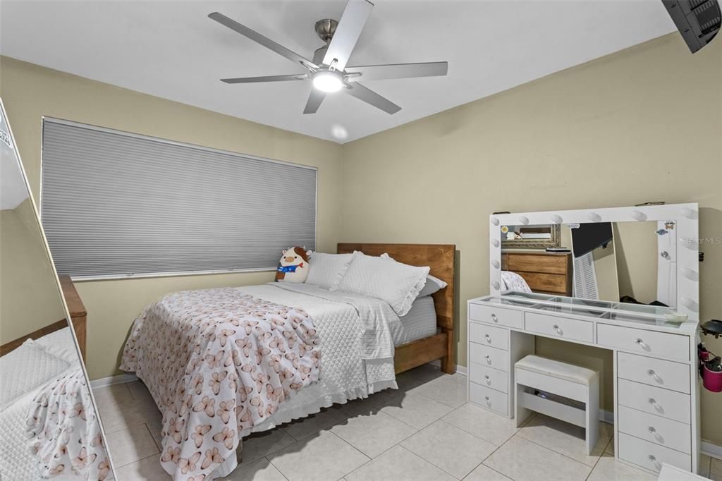 Activo con contrato: $675,000 (4 camas, 2 baños, 2309 Pies cuadrados)