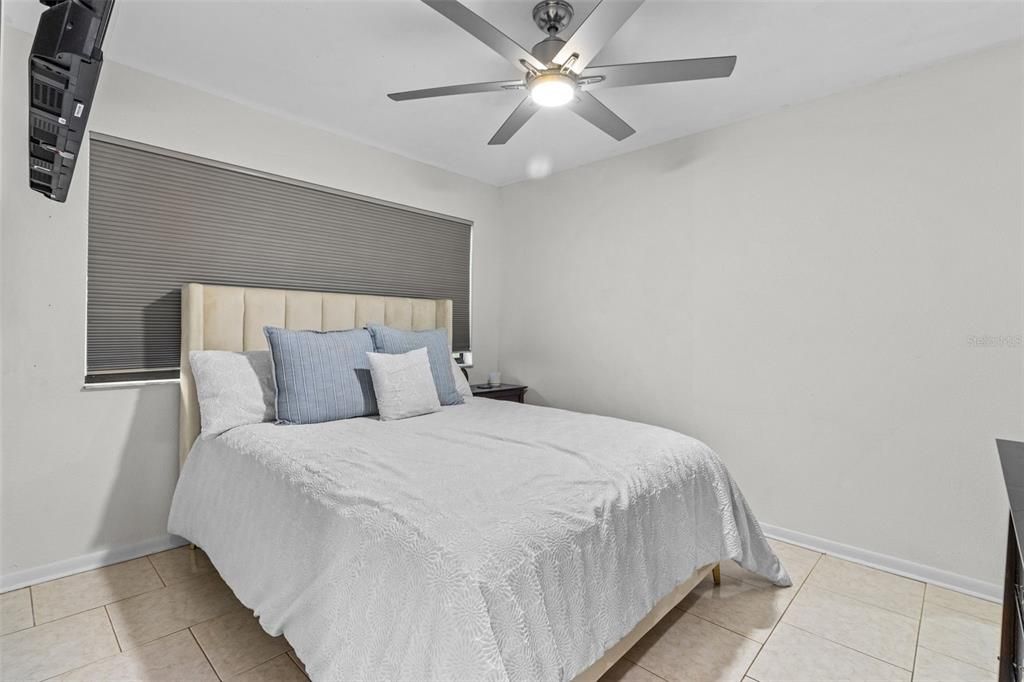 Activo con contrato: $675,000 (4 camas, 2 baños, 2309 Pies cuadrados)